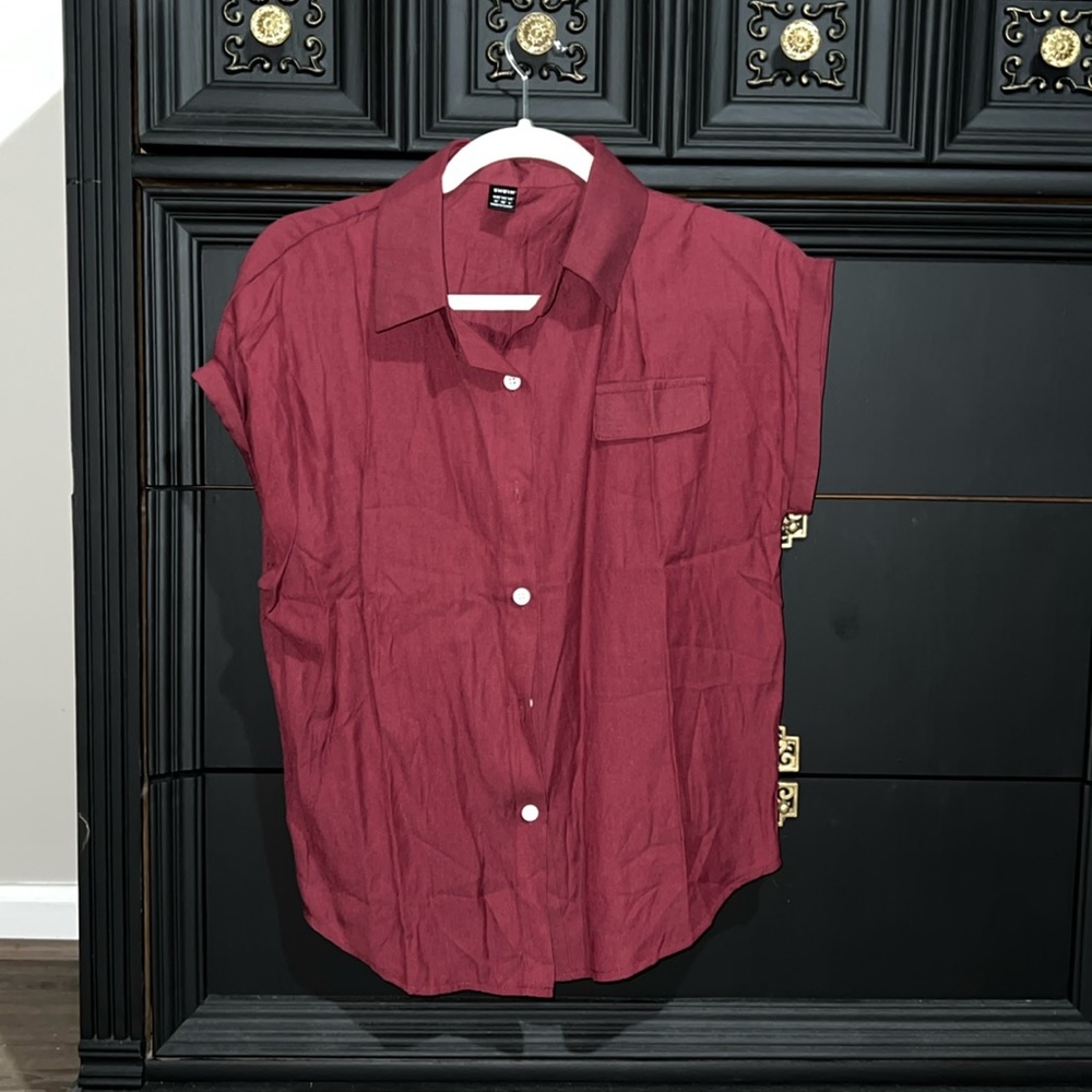 Burgundy, collard button up shirt
